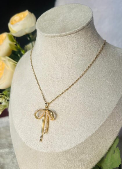 White Pearl Bow Chain